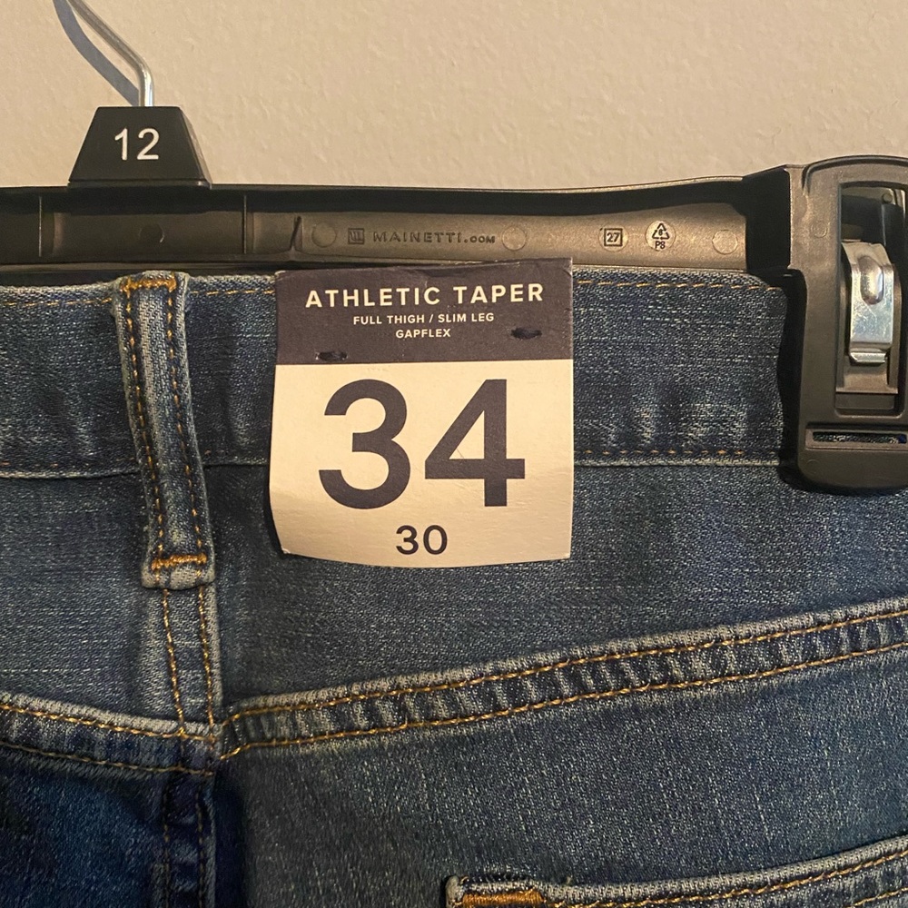 Gap Athletic Taper Mens Jeans!!